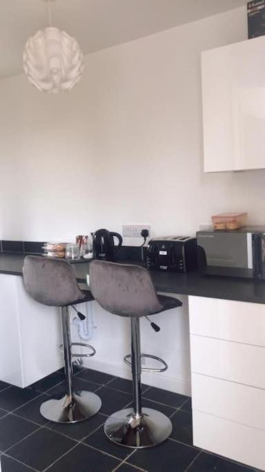 Dingley Dell - Superb Location For Truro In Private Accommodation Perranwell المظهر الخارجي الصورة